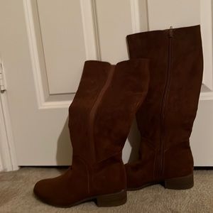 Suede boots